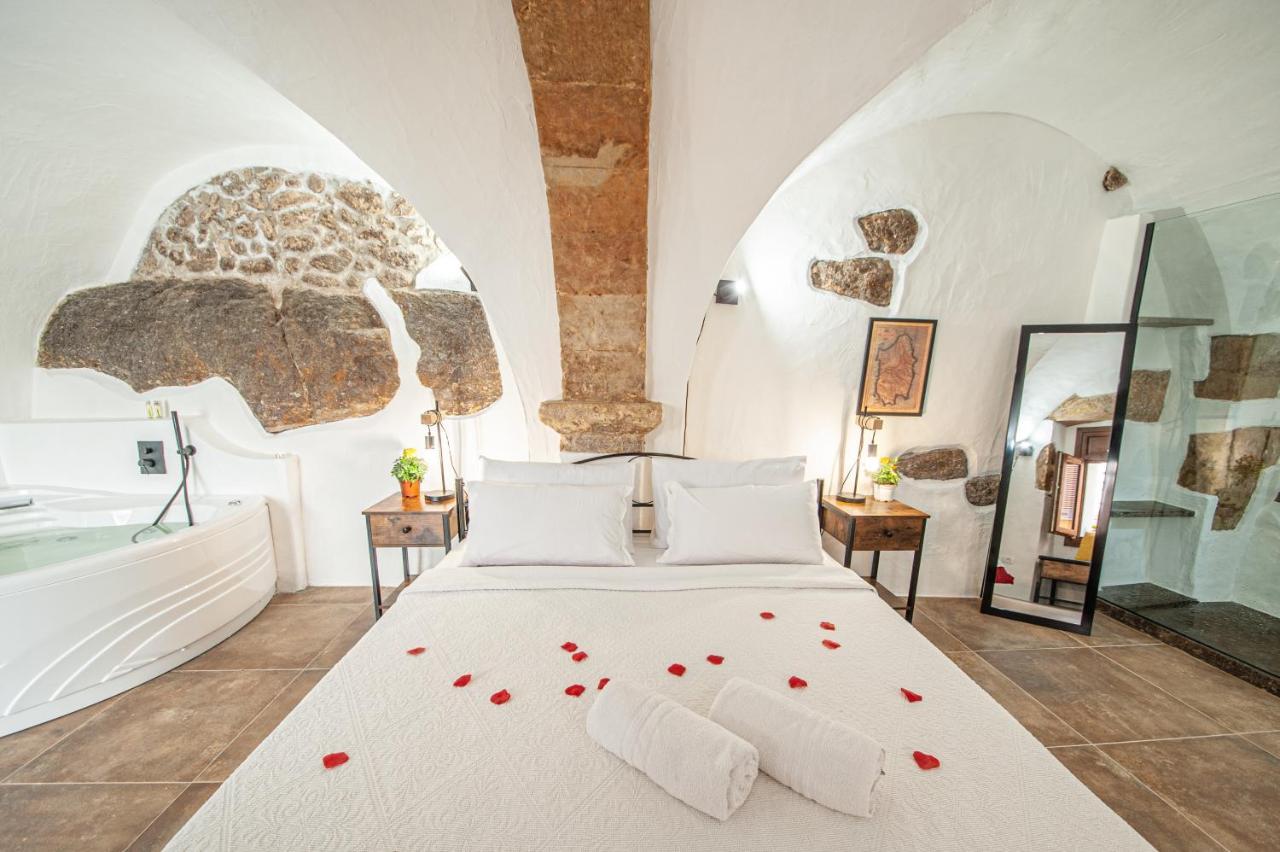 Romantic Loft With Jacuzzi In The Castle Castelsardo Exteriér fotografie