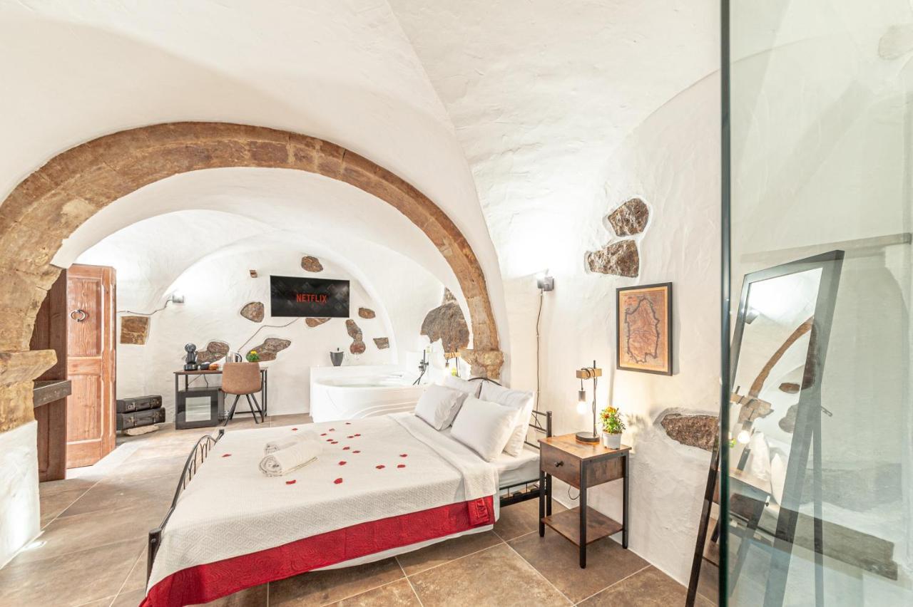Romantic Loft With Jacuzzi In The Castle Castelsardo Exteriér fotografie